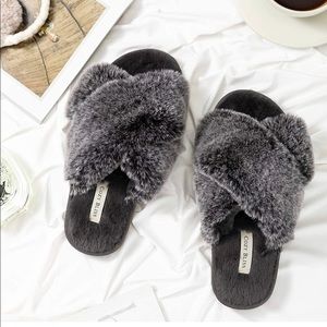 FUR SLIPPERS BLACK OPEN TOE SIZE 5-6